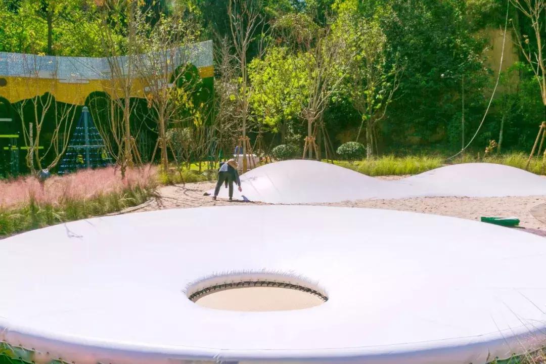 郑州足球小镇2019,郑州足球小镇有真草足球场吗