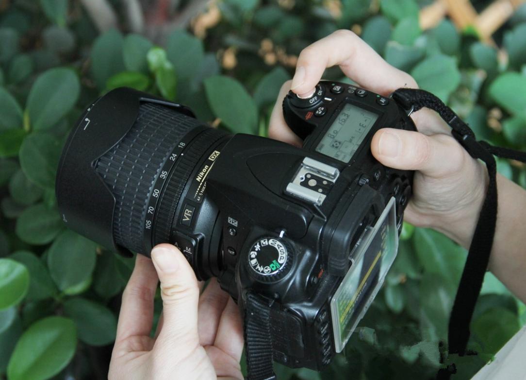 尼康d500停产了还值得买吗,尼康刚上市的入门单反