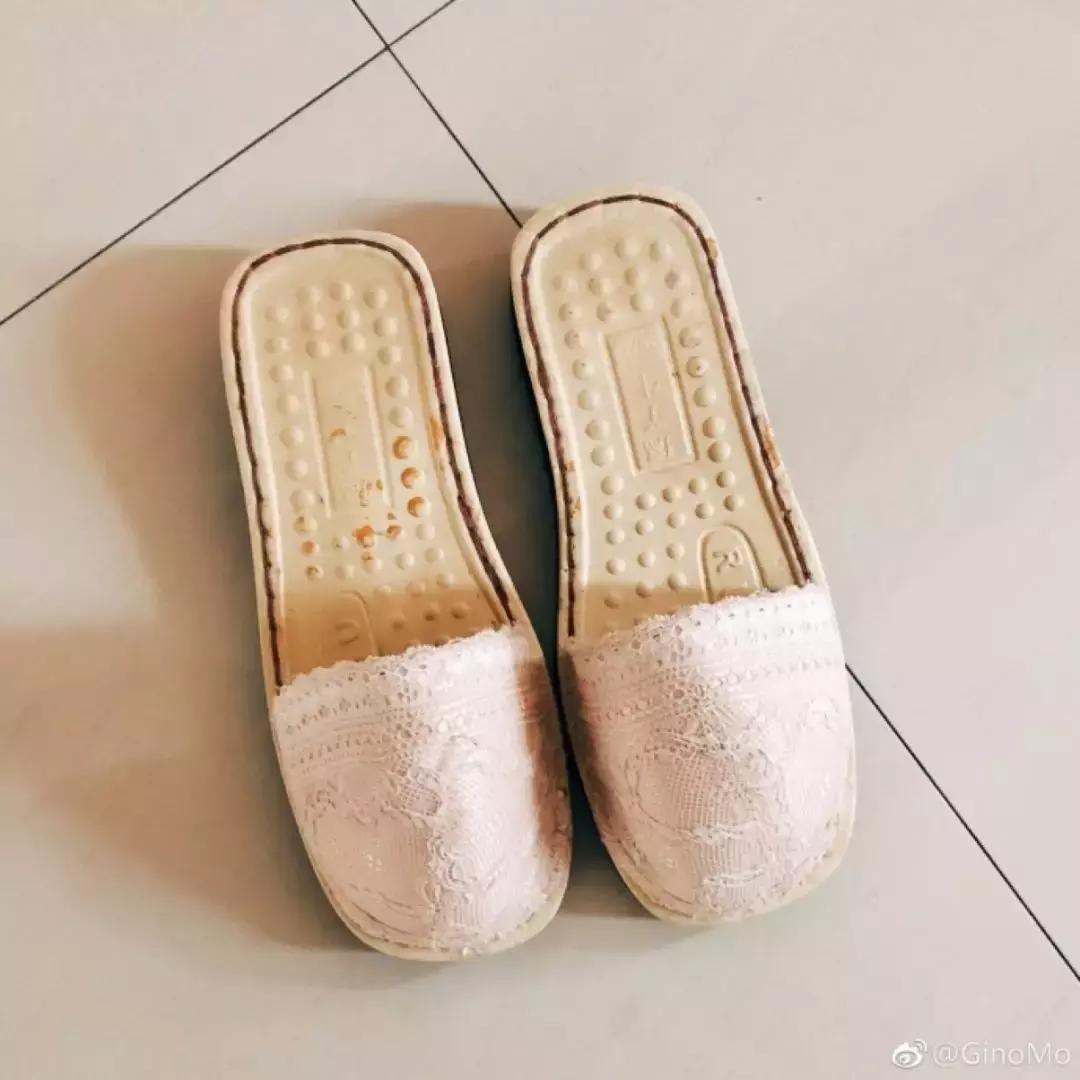 国庆放假回家，看到我妈做的新拖鞋，我哭了……