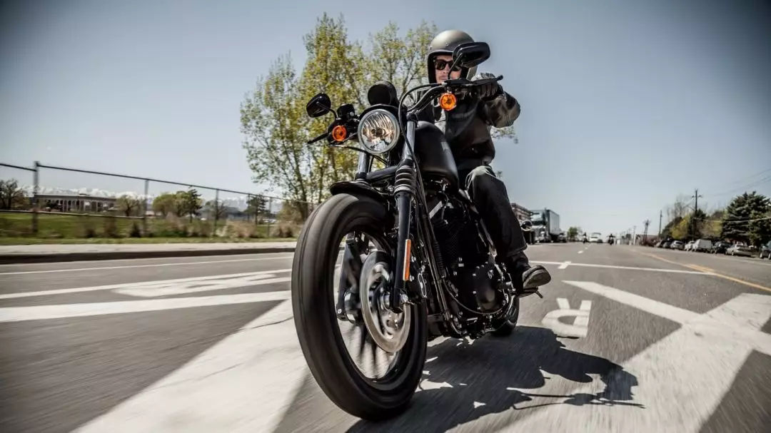 小姐姐为啥大爱硬汉？请看哈雷给出的答案