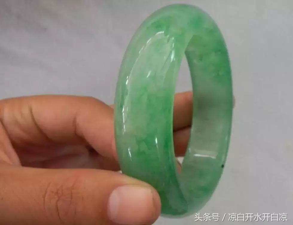 出门旅游请小心严防这些骗人把戏,警方提示出门旅游注意个人物品