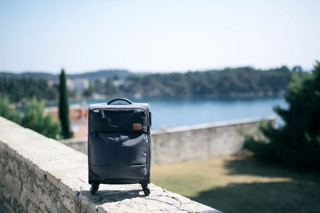 旅行回来如何清洁旅行箱外面,出游旅行箱怎么整理