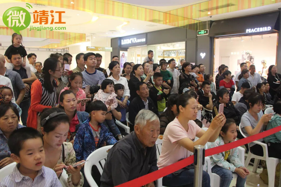 微靖江：这里发生了什么？竟引来近千名靖江人围观！还各种拍照