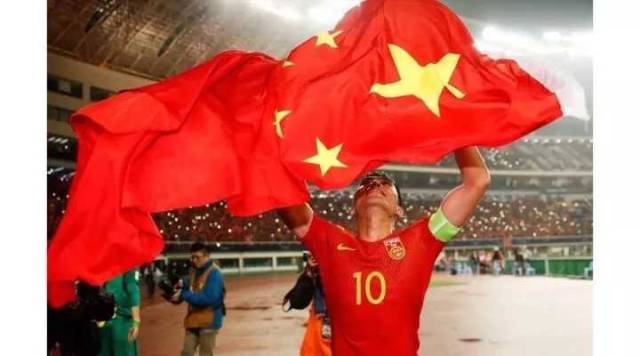 五星红旗怎么打出来,五星红旗当年设计了多少幅