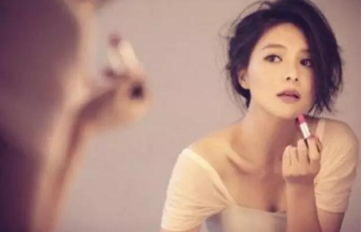 女人的绝情来自于新欢,女人的绝情还是男人的无情