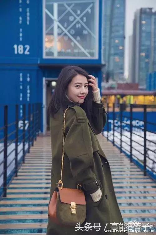 拍照pose技巧和方法,女生拍照剪刀手pose