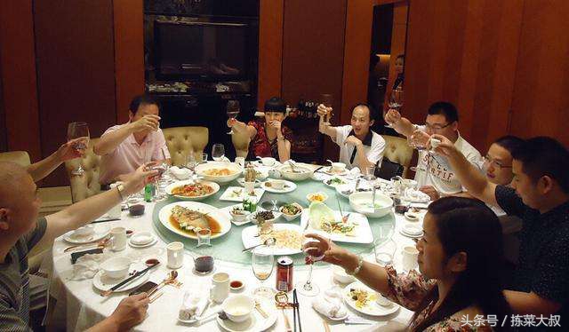饭局酒桌套路技巧,中国酒桌十大饭局