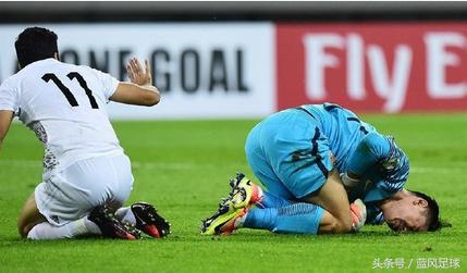 用生命救球,用生命救足球