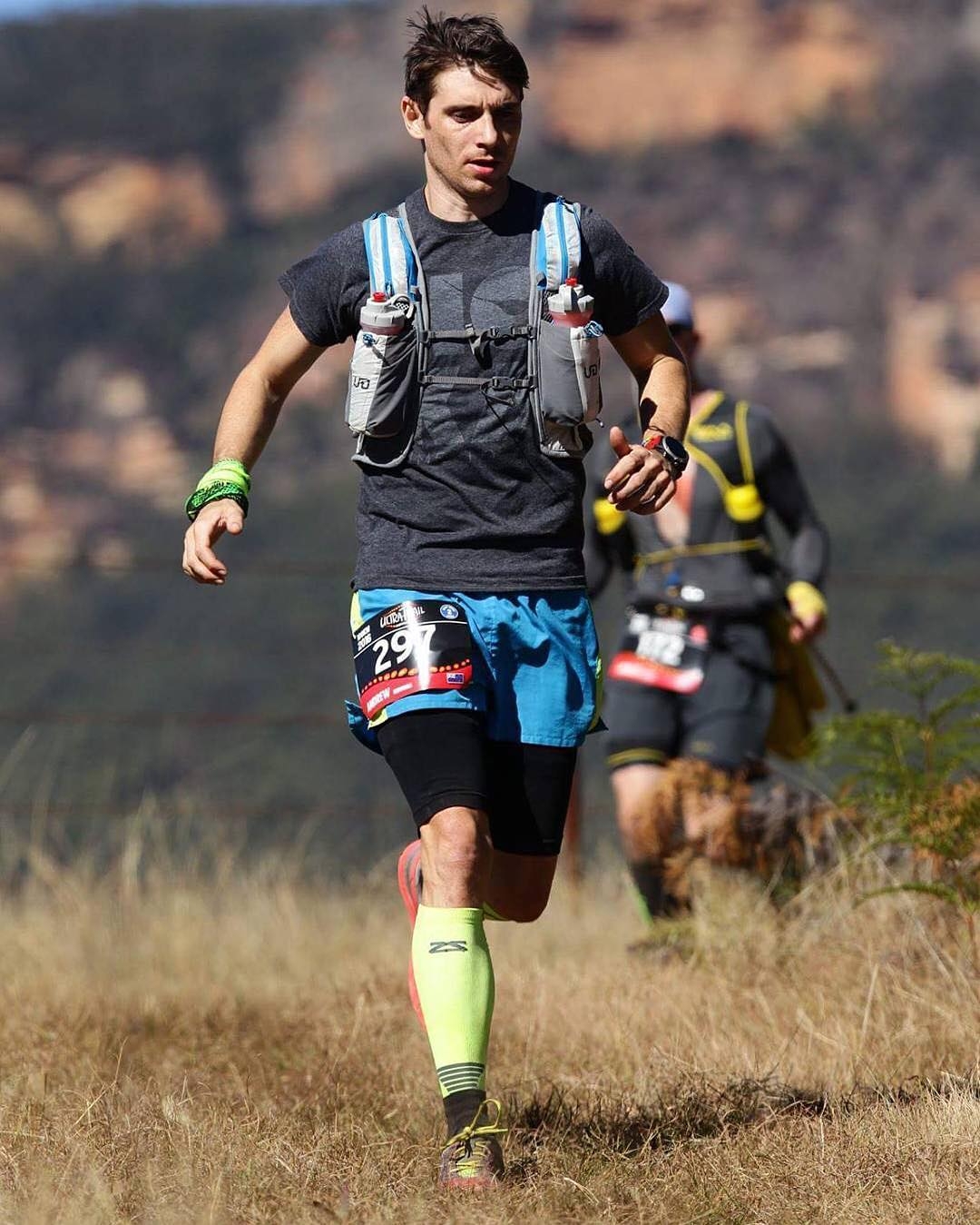 800米怎么跑才能拿第一还不累,800米跑起来难还是1千米跑起来难