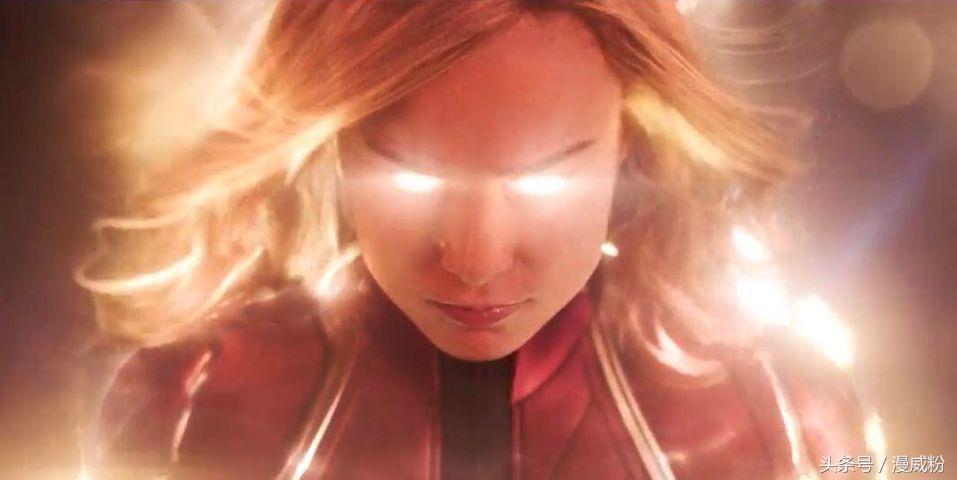 雷神在惊奇队长面前秀斧头,复联4预告片视频美国队长造型