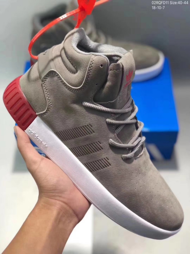 在这个潮鞋突发出来的价格而肉痛吗？其实你们都错了……