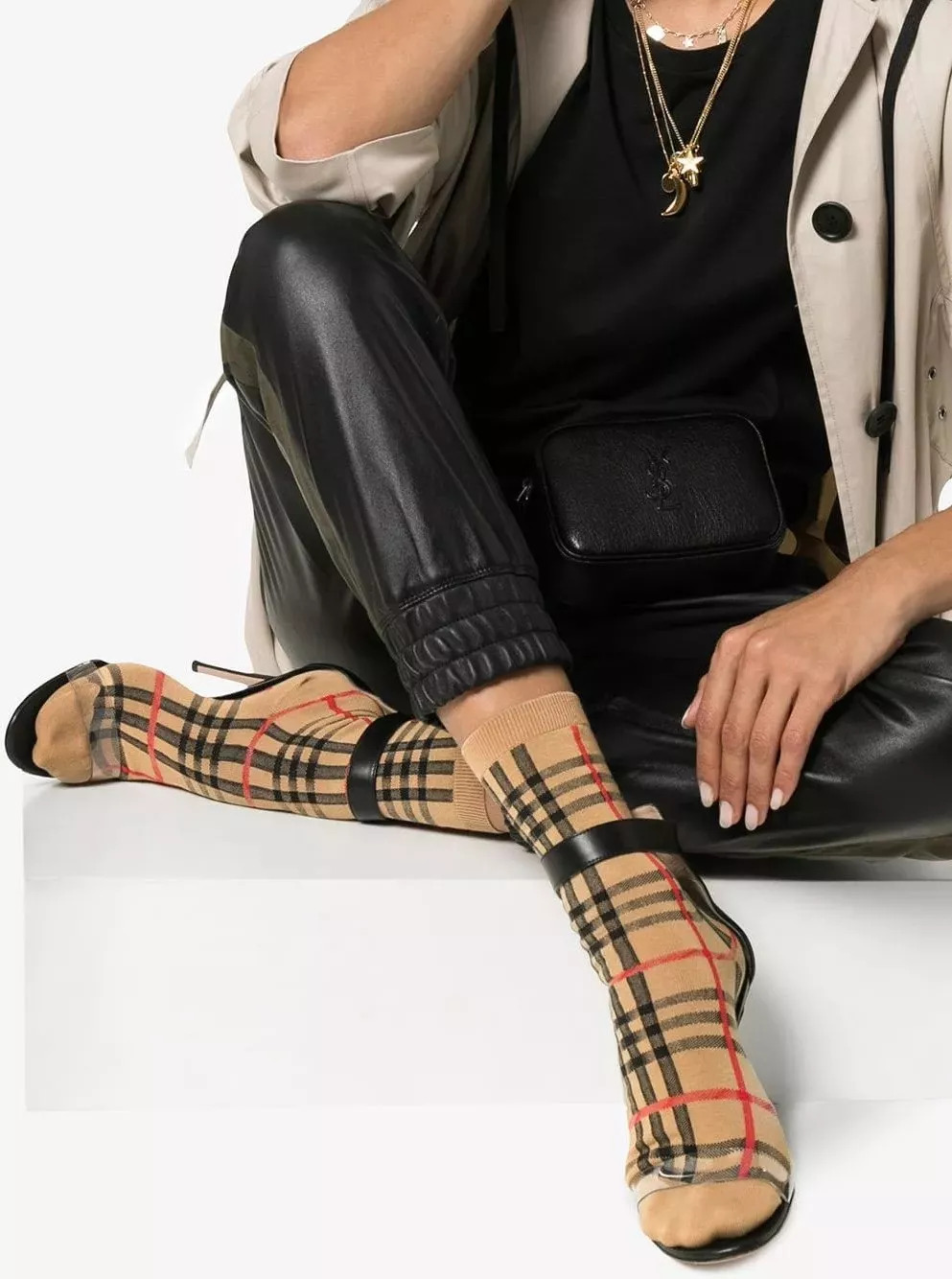 还在露脚踝露袜子高级又时髦,今冬不流行露脚踝了露袜才更时髦