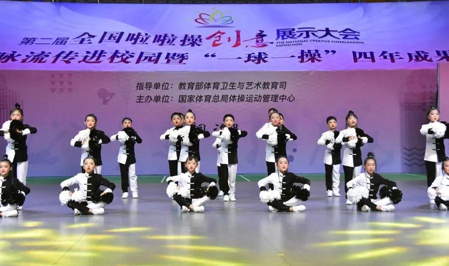 自豪四川,自豪韦世豪