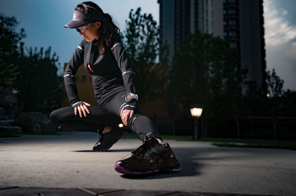 沿着42.195公里的跑道，她们奔向生活的远方