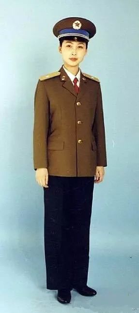 中国各种军衔的军装,60年代军衔制军装