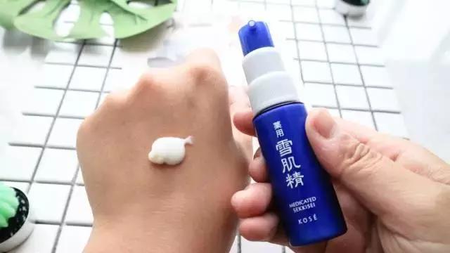 雪肌精护肤有依赖么,雪肌精酒精味很重对皮肤好吗