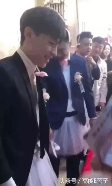 国庆期间，邓伦和王凯的黑子们领了三倍工资