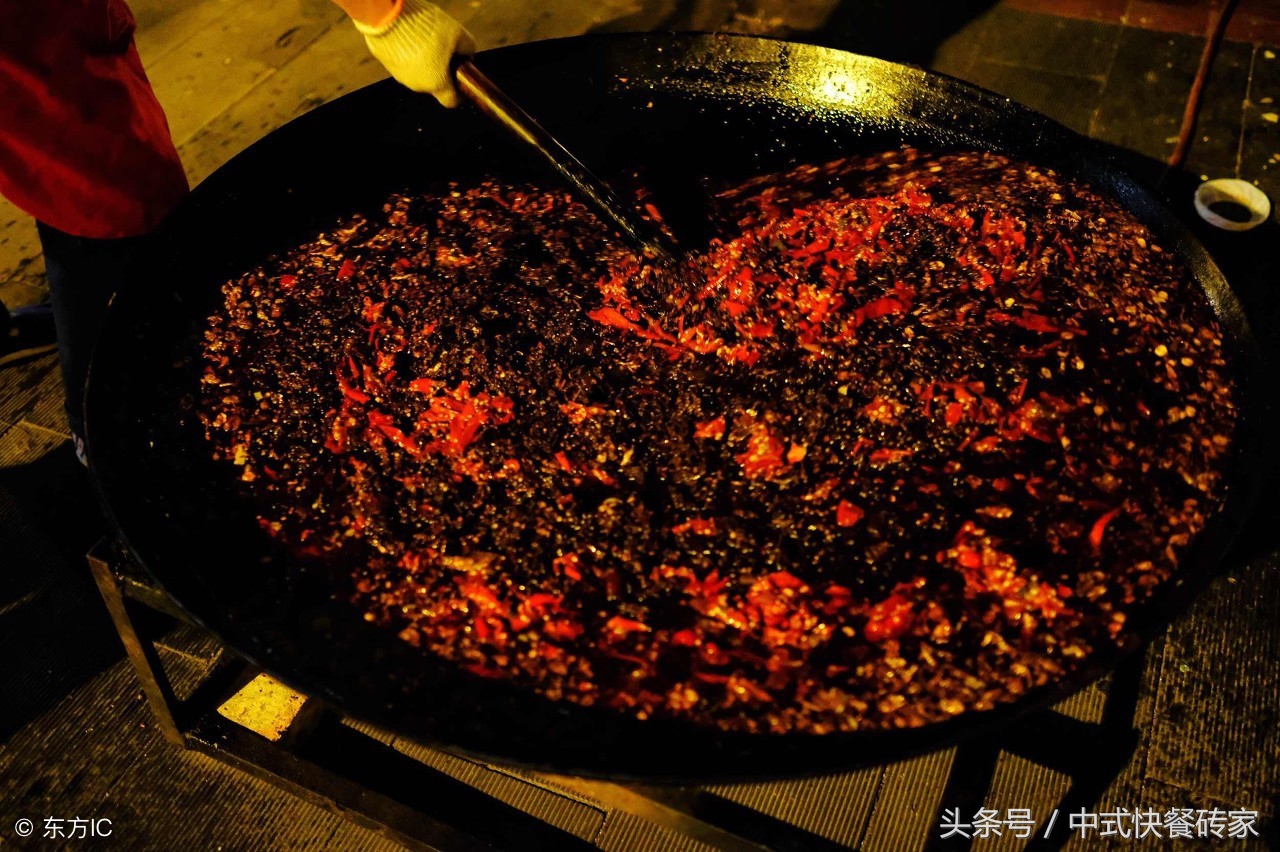 老厨师自制火锅底料,超详细火锅底料炒制教程
