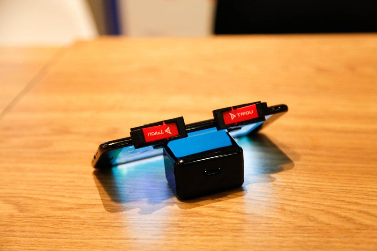 人皇sky李晓峰打和平精英节目,钛度手游辅助按键