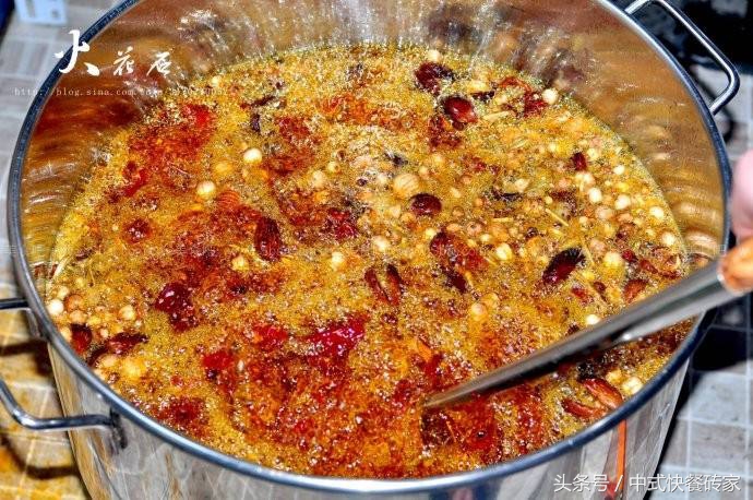 老厨师自制火锅底料,超详细火锅底料炒制教程