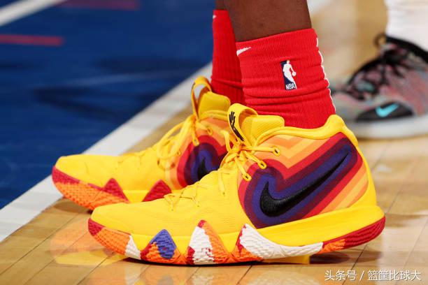月球漫步者致敬迈克尔-杰克逊！10月9日NBA球鞋赏析