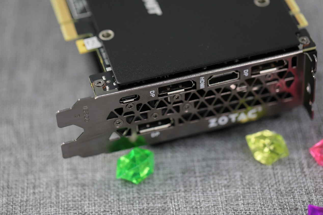 奔腾也能默秒全？G4560+2080Ti玩游戏会怎样