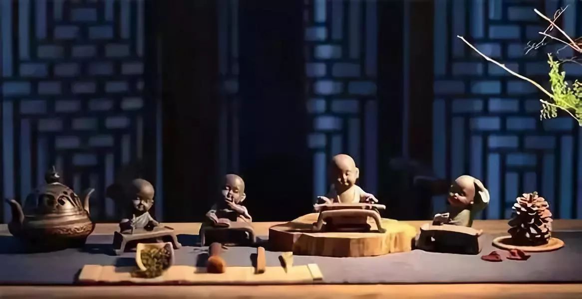 茶台上都摆些啥东西,茶桌上的基本物件