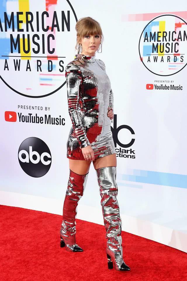 天后泰勒最想改掉的习惯,泰勒演唱会瘦腿