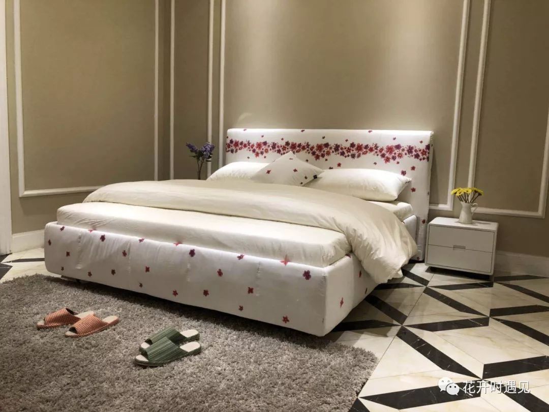 没有什么比赖床更幸福,当一个人赖床不起