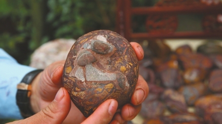 鸡冠山陨石值多少钱,鸡冠山陨石真品图片
