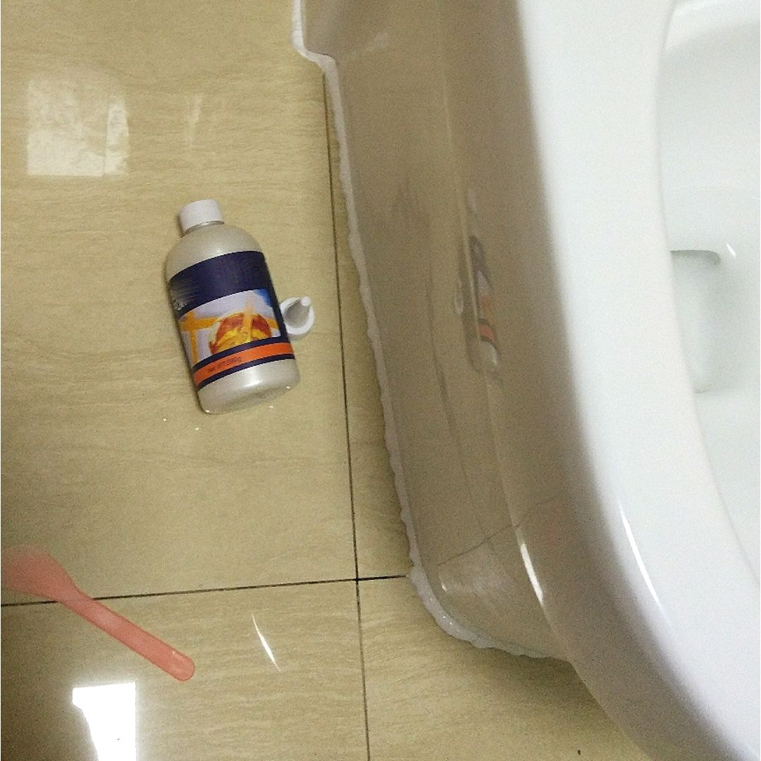 马桶安装好被工人用了,马桶刚装上师傅就小便怎么办