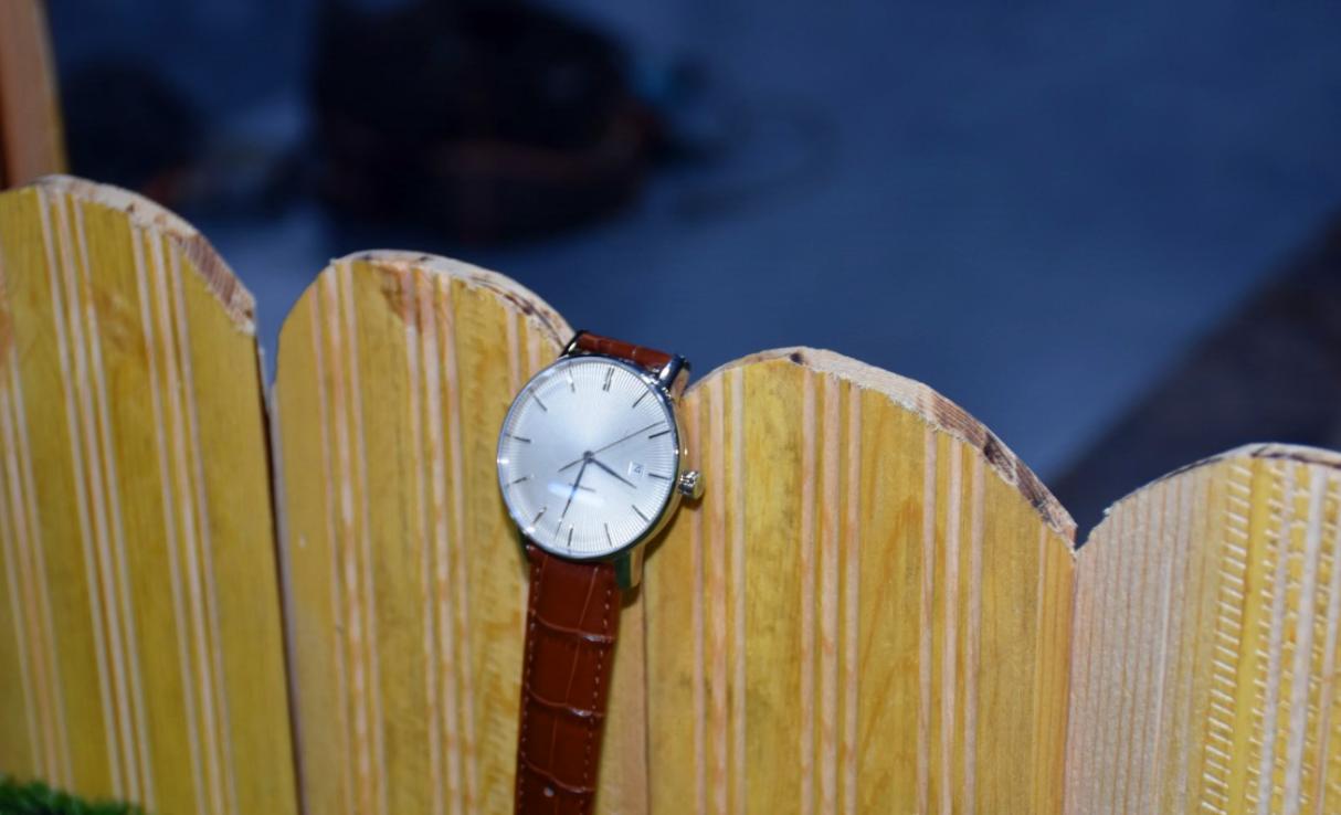 买了机械表又想买光动能,买了一块机械表不走了