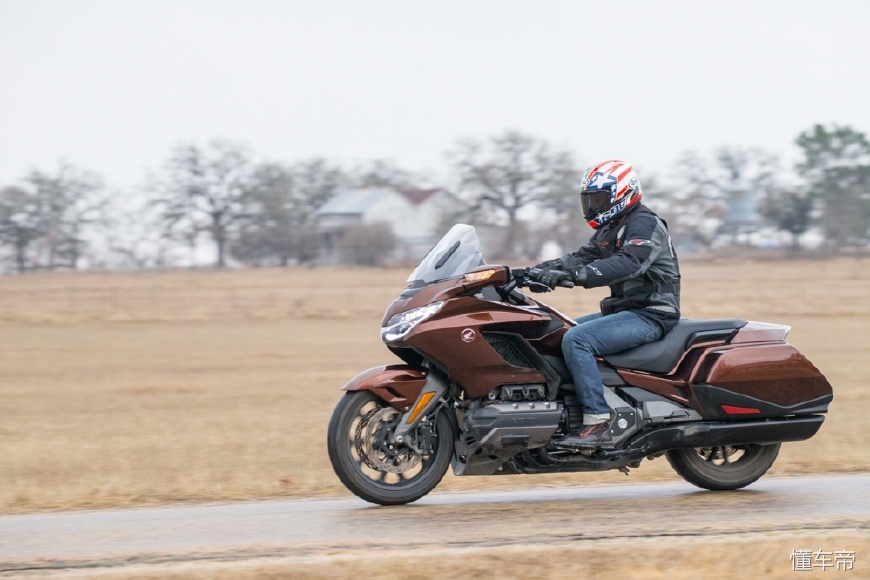 本田金翼gl1800试驾,2022款本田金翼视频试驾