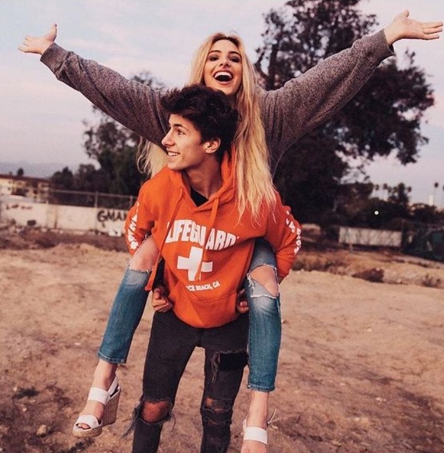 前任放不下前女友的表现有哪些,男友对初恋的离开无法释怀