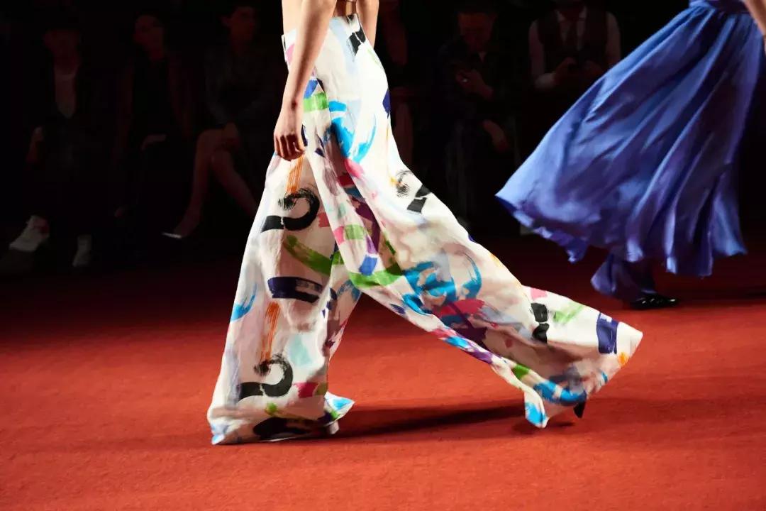 上海时装周看见最美摩登中国风,上海时装周看秀