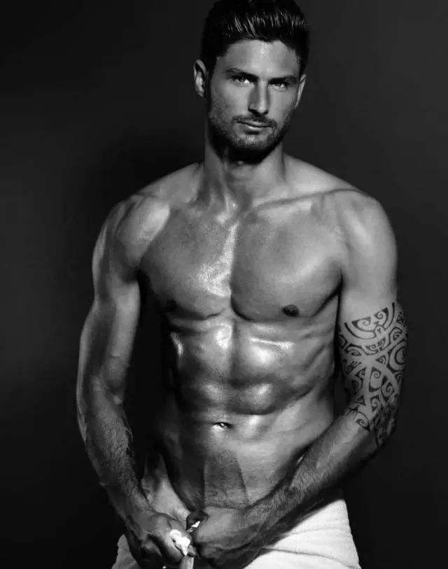 现役足坛最帅十大球星,足坛现役100大球星排名