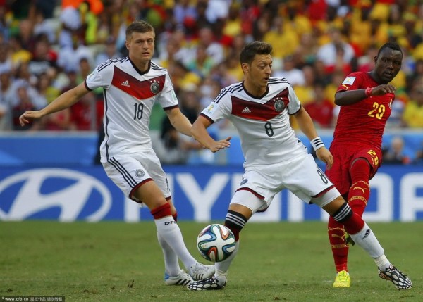 克罗斯和施魏因施泰格和厄齐尔,厄齐尔退出德国国家队