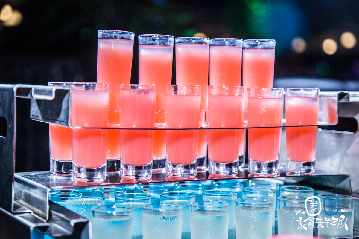 成都凌晨2点还在排队的贰麻酒馆，终于带着大熊猫来南昌了！