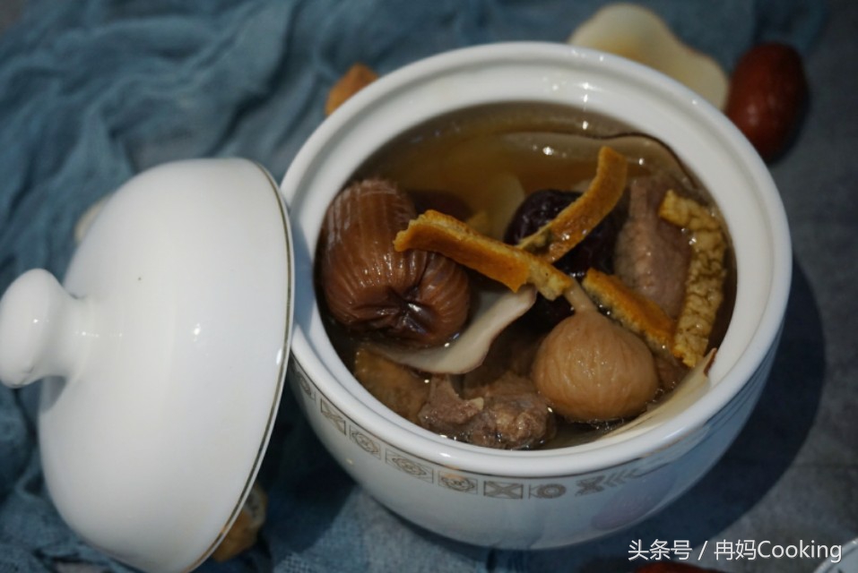 海底椰沙参玉竹无花果煮水功效,虎奶菌海底椰无花果汤