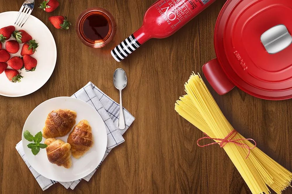 珐琅锅外面的污渍如何清洗,珐琅锅的污渍怎么清洗