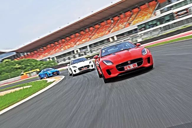 全新捷豹f-type实拍评测,优雅的英伦跑车捷豹ftype了解一下