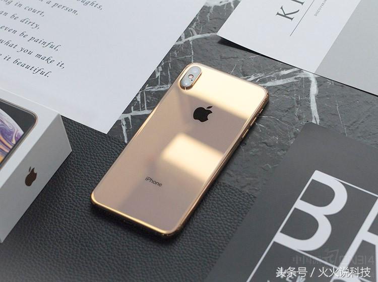 给你8000元,三星和苹果手机哪个性价比高