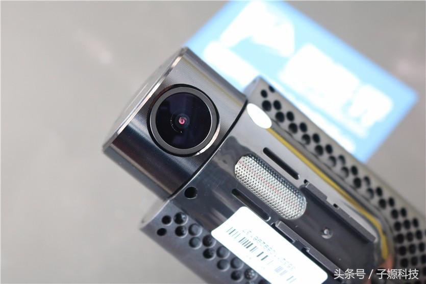 用手机管理爱车一腾讯车联轲轲西里T8行车记录仪