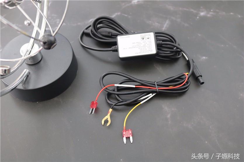 用手机管理爱车一腾讯车联轲轲西里T8行车记录仪