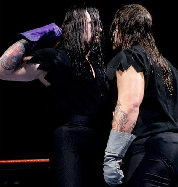 wwe送葬者的几个形象,wwe送葬者打败过谁