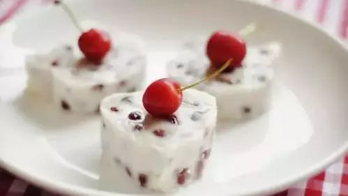 关于九月九日重阳节的诗句有哪些,九月九重阳节诗词隶书