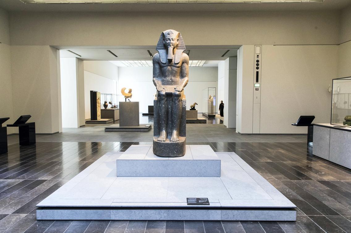 阿布扎比卢浮宫博物馆在哪个国家,阿布扎比卢浮宫最新展览