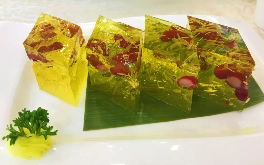 菊花什么人不建议吃呢,菊花可以吃下去吗