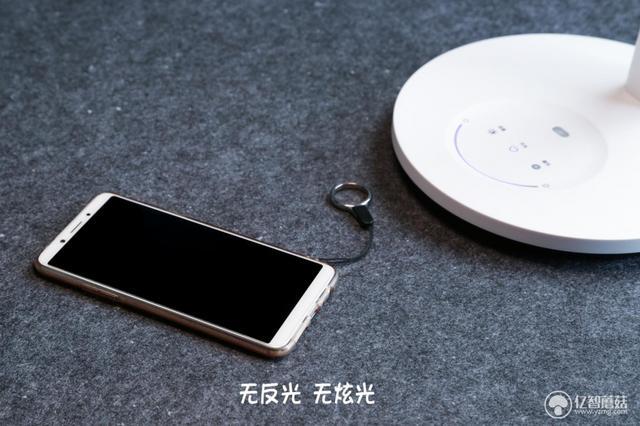 亿智蘑菇评测丨贴身书童——孩视宝护眼灯上手体验