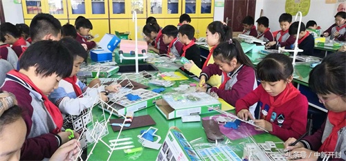 五彩校本醇香课程——一师附小持续开发、实施“醇香园”课程